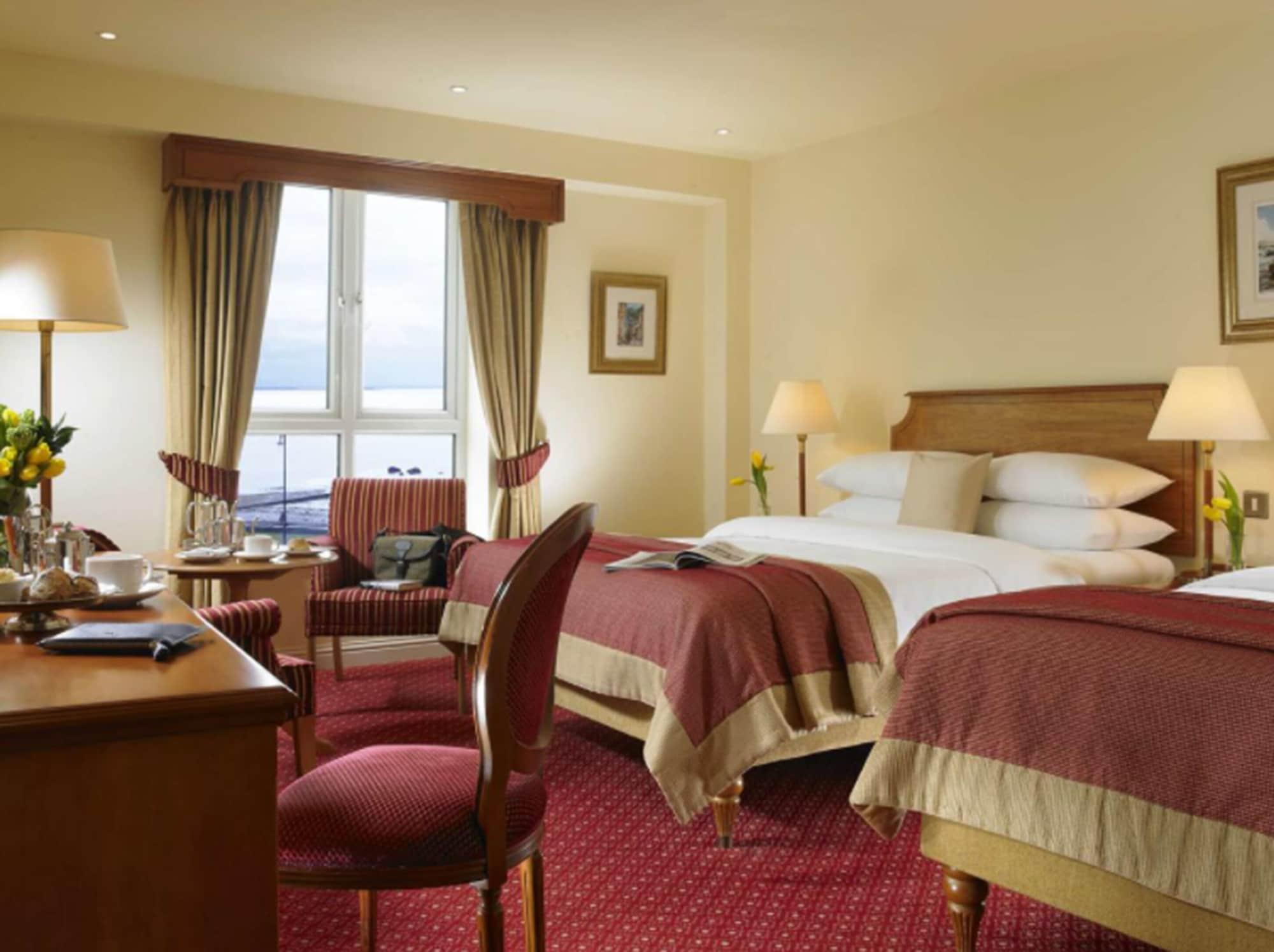 Galway Bay Hotel Conference&Leisure Centre Exterior foto